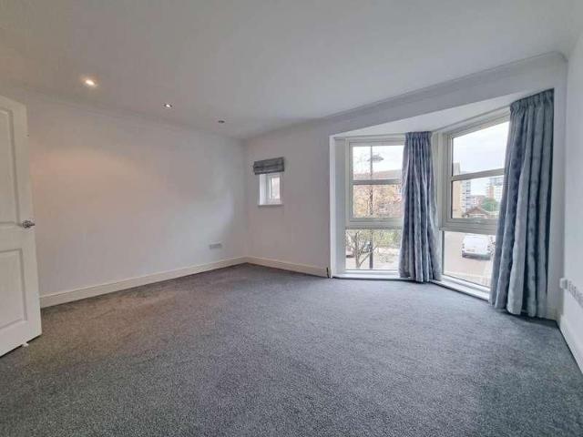 Townhouse for rent in Key Street, Suffolk