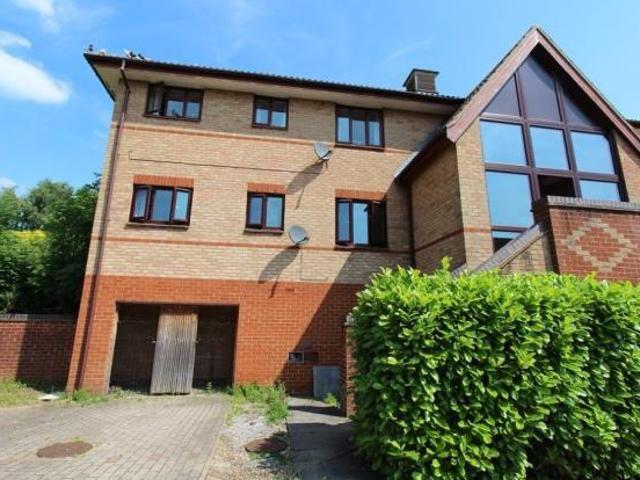 Apartment for rent in Shenley Lodge, Milton Keynes
