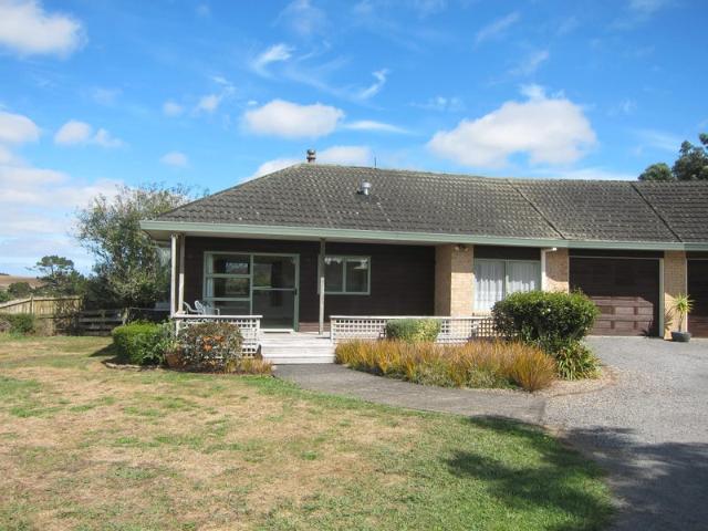 Apartment for rent in Awhitu, Oroua County