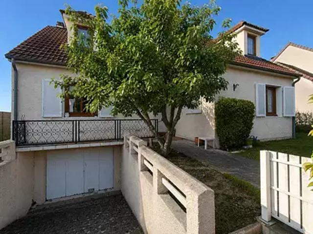 Maison vente à Saint-Germain-en-Laye, Maule