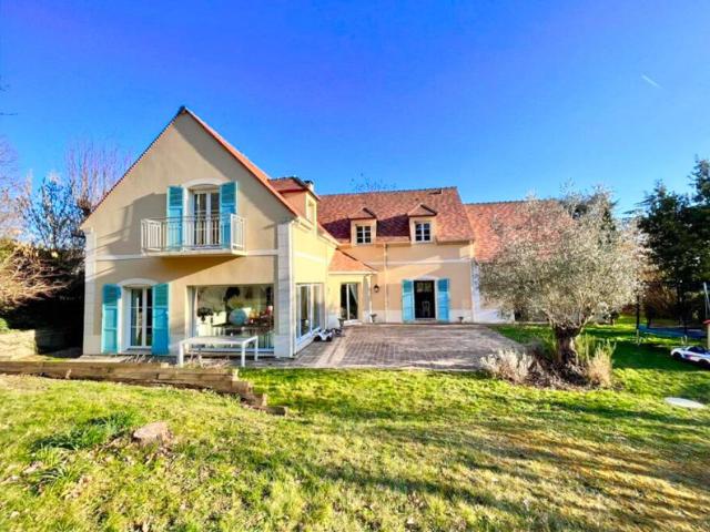Maison vente à Saint-Germain-en-Laye, Maule