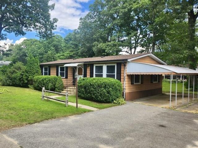 Property for sale in Wagon Wheel Mobile Home Park, Brookfield