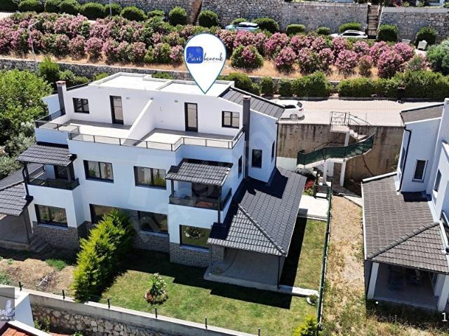 Karaburun, İzmir içerisinde satılık Villa