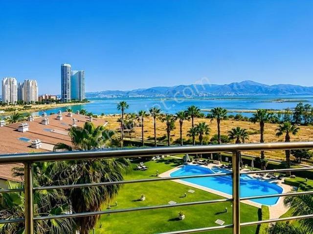 Mavişehir Mahallesi, Karşıyaka içerisinde kiralık mülk