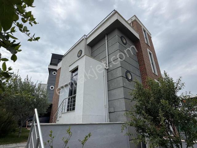 Akarca Mahallesi, Seferihisar içerisinde satılık Villa