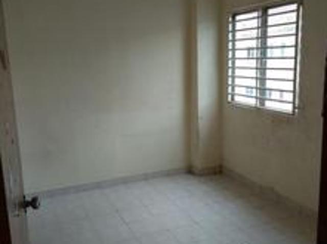 Apartment for sale in Seri Kembangan, Majlis Bandaraya Subang Jaya