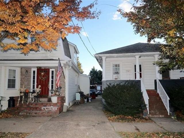 House for sale in Avenel, New Jersey