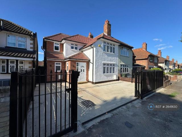 House for rent in Collier Row, Greater London