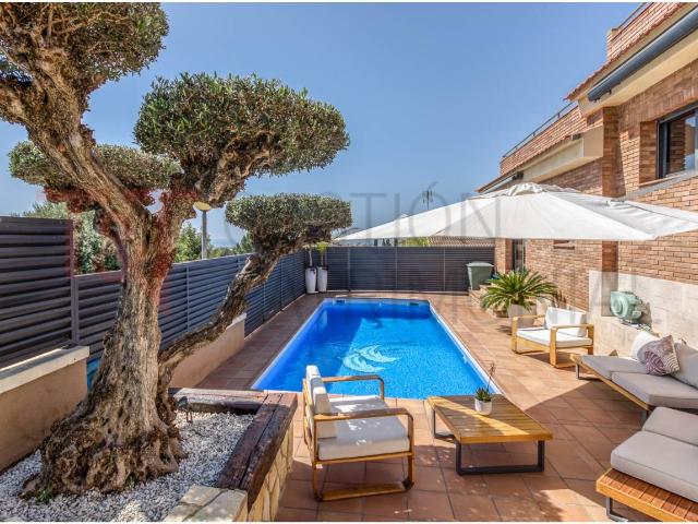 Casa en venta en Santa Maria, Garraf