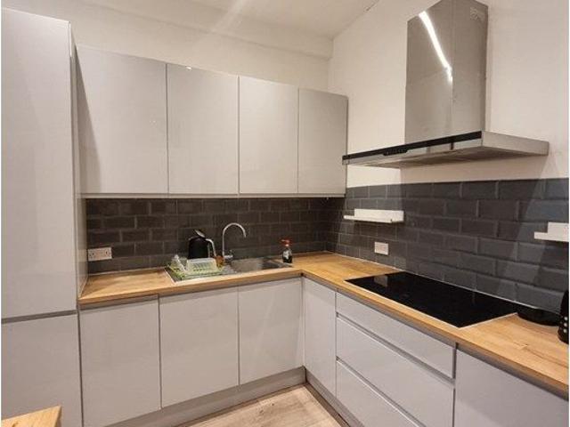 Room for rent in Bellenden, Greater London
