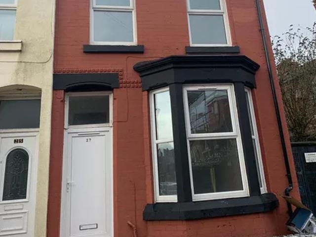 House for rent in Elm Park, Calderstones