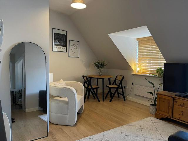 Apartment for rent in Beaconsfield, Knotty Green
