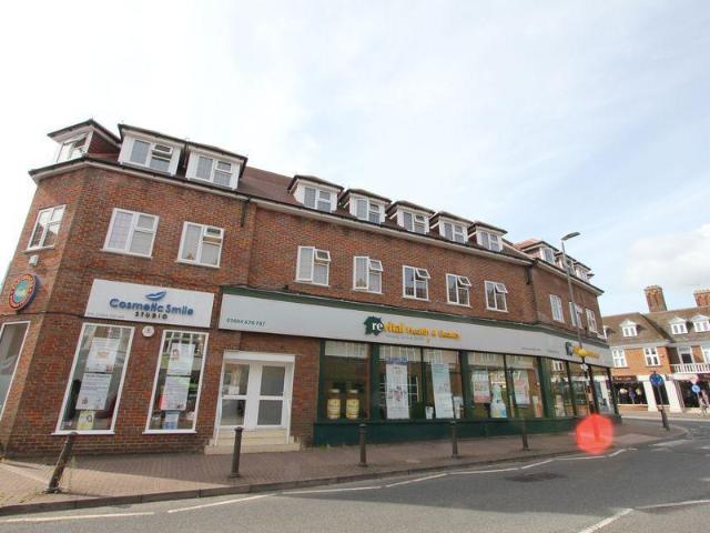 Apartment for rent in Beaconsfield, Knotty Green