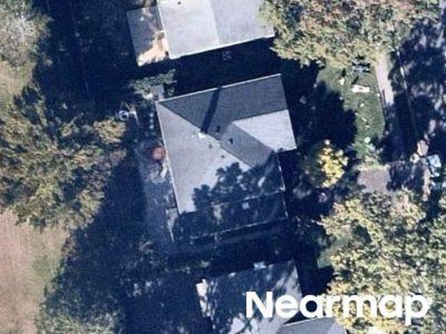 House for sale in Garden City