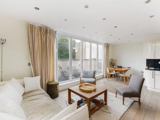 Apartment for rent in Wandon Estate, Greater London