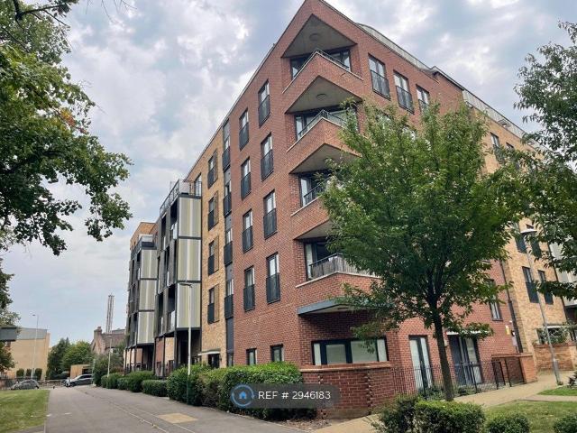 Apartment for rent in Rush Green, Greater London