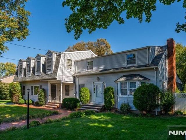 House for sale in Pompton Plains, Pequannock Township