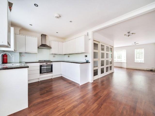 House for rent in Royal Borough of Kingston upon Thames, Greater London