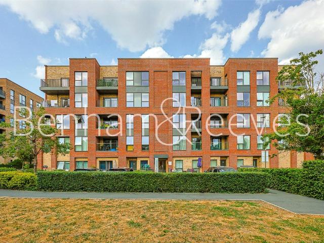 House for rent in Colindale, Greater London