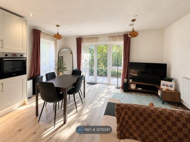 House for rent in Holywell Estate, Watford