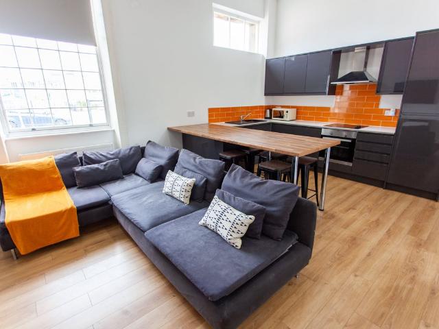 House for rent in Calderstones