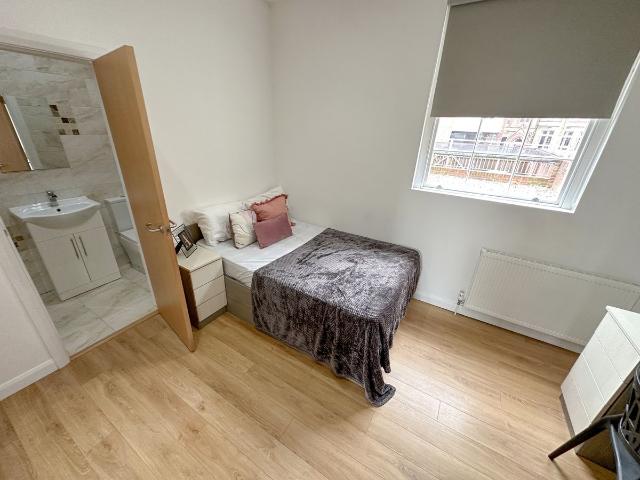 Room for rent in Calderstones