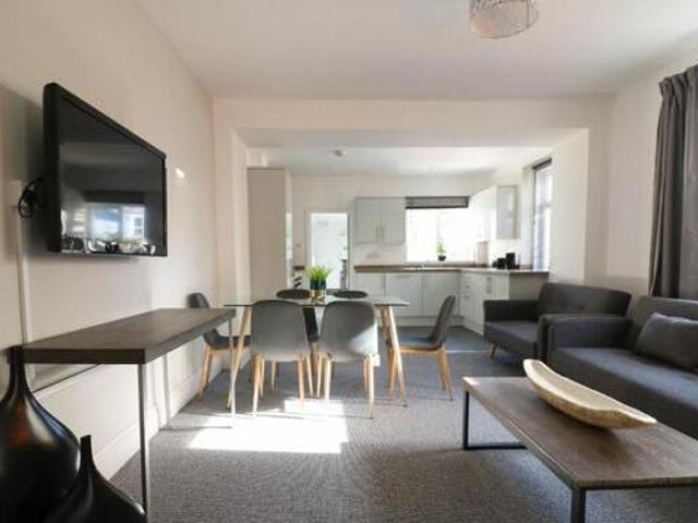 House for rent in Follaton, Strode