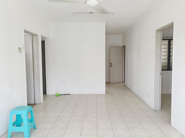 Apartment for sale in Seri Kembangan, Majlis Bandaraya Subang Jaya