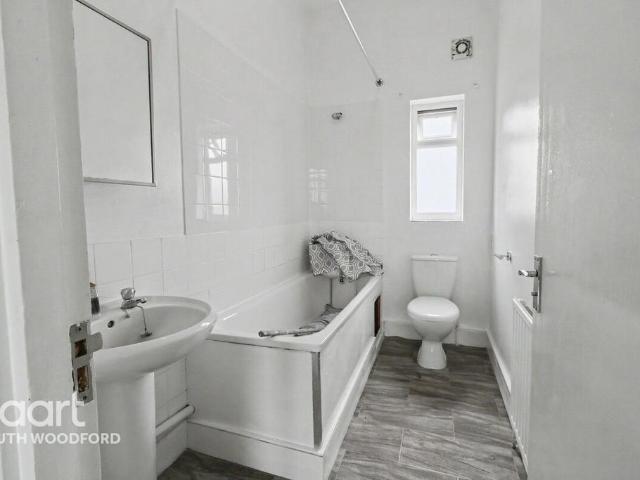 Apartment for rent in South Woodford, Isle Of Man