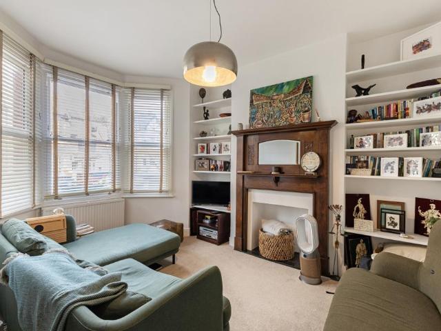 Apartment for rent in Dollis Hill, Greater London