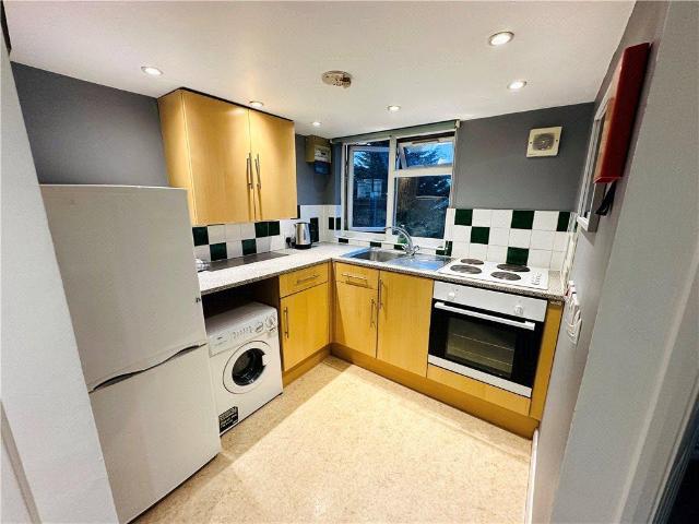 Apartment for rent in Horsell, Woking