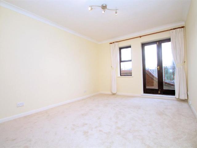 Apartment for rent in Horsell, Woking