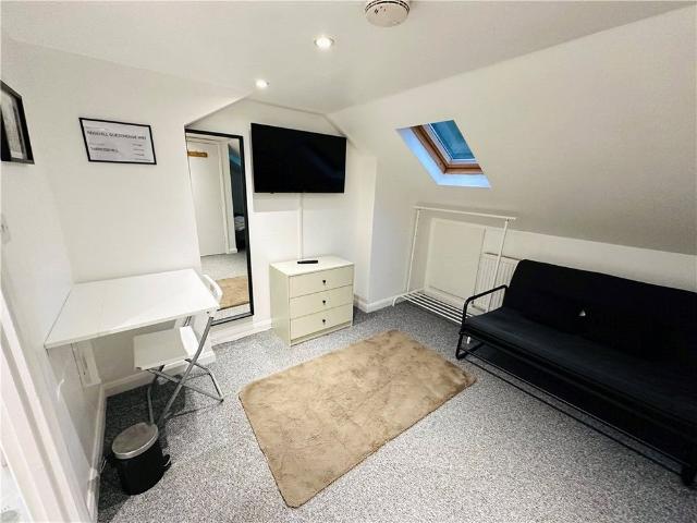 Apartment for rent in Horsell, Woking