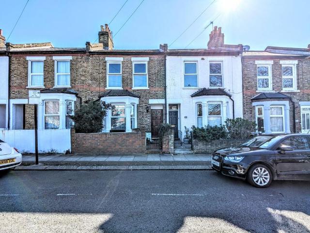 House for rent in Summerstown, Greater London