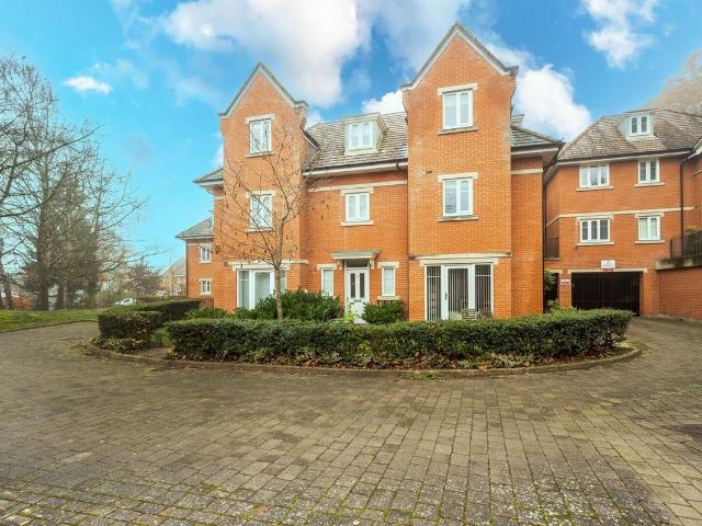 Apartment for rent in Woking, Surrey