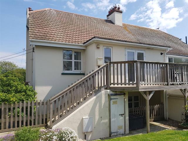 Apartment for rent in Charmouth
