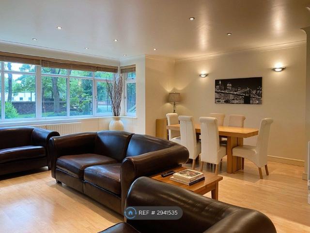 House for rent in Calderstones