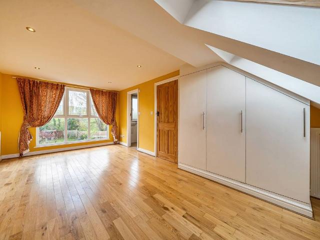 Apartment for rent in Well Hall, Greater London