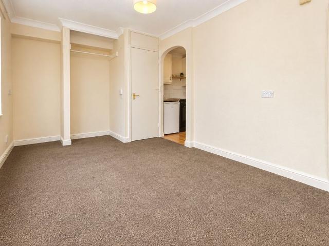 Apartment for rent in London Borough of Croydon, Thornton Heath