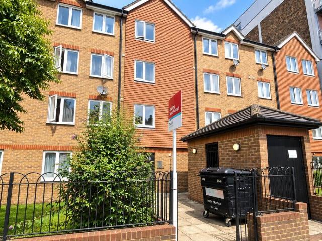 Apartment for rent in London Borough of Croydon, Thornton Heath