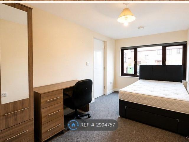 Room for rent in Clover Hill, East Bank
