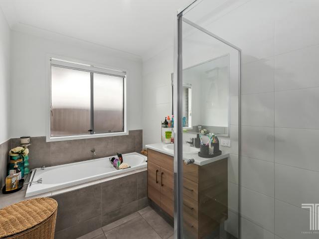 House for sale in Doolandella, Greater Brisbane