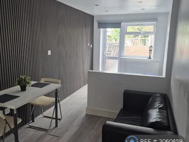 Apartment for rent in London Borough of Redbridge, Greater London