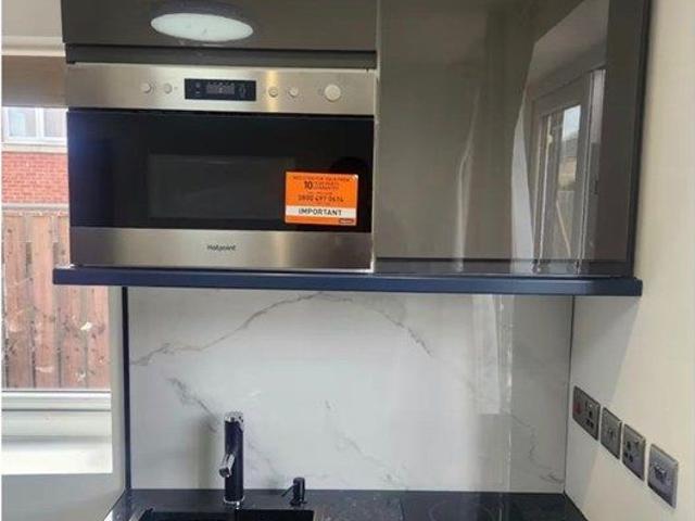 Studio for rent in Austhorpe, West Yorkshire
