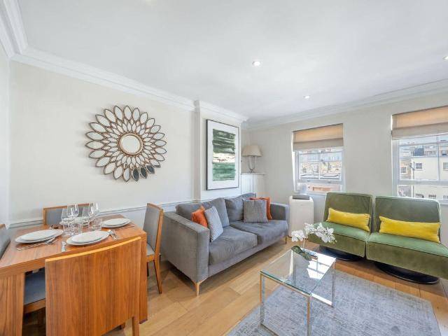 Apartment for rent in Mayfair, Greater London