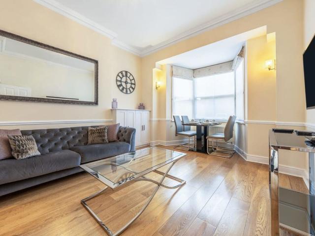 Apartment for rent in Mayfair, Greater London