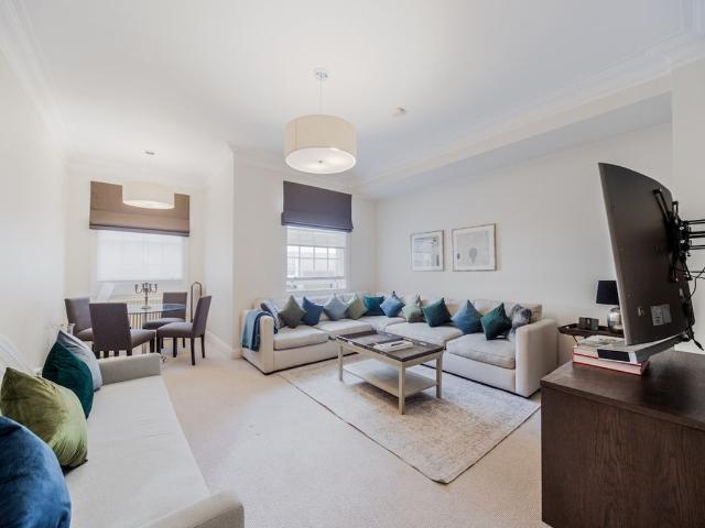 Apartment for rent in Mayfair, Greater London