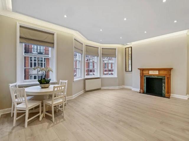 Apartment for rent in Mayfair, Greater London
