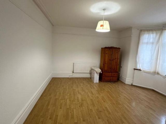 Studio for rent in Woodford Green, Greater London