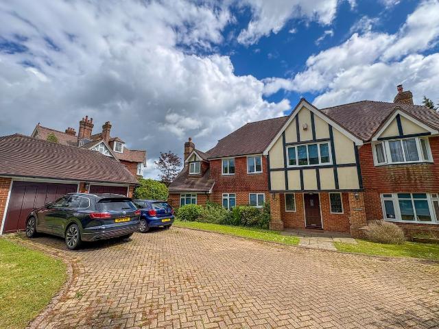 Apartment for rent in Cross In Hand, East Sussex